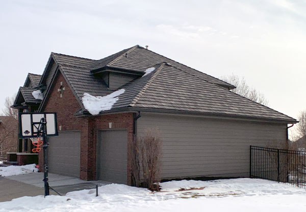 Omaha house with DaVinci shake roofing installed